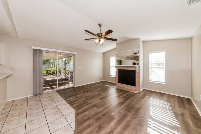 Photo - 2444 Briar Oak Cir