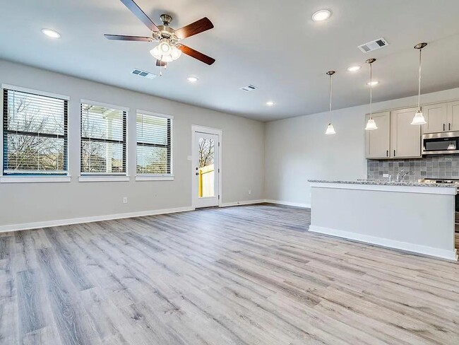 Photo - 515 Fieldwood Dr