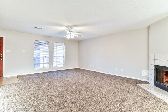 Photo - 6803 Hedgewick Dr