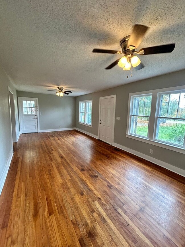 Photo - Charming 2 Bed, 1 Bath, Attached Carport and Spacious Yard!