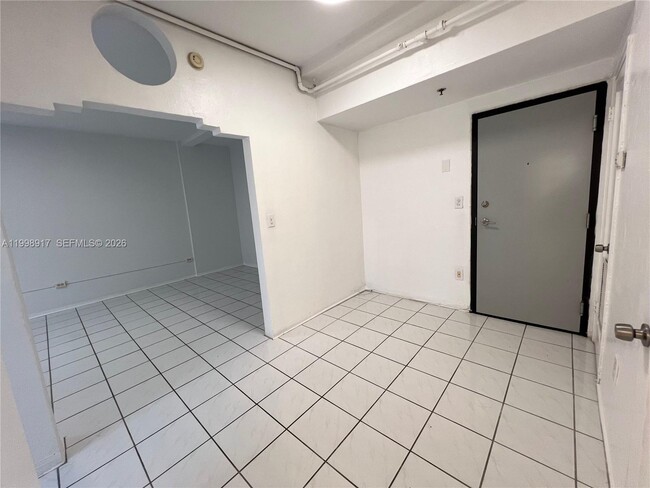 Photo - 901 Collins Ave Unit 108