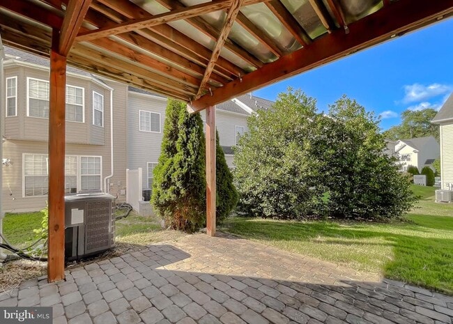 Photo - 43625 Marguerite Street