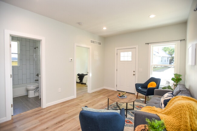 Photo - 4821 Ebersole Ave