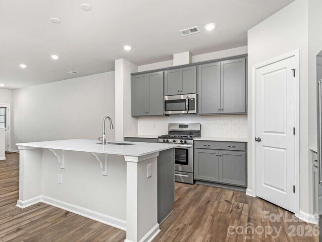 Photo - 15741 Country House St