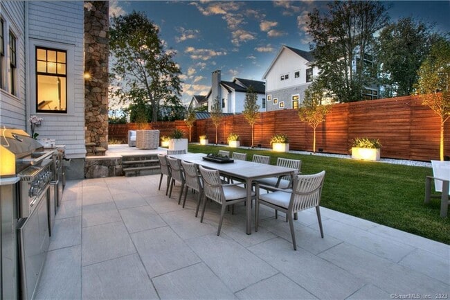 Photo - 18 Danbury Ave