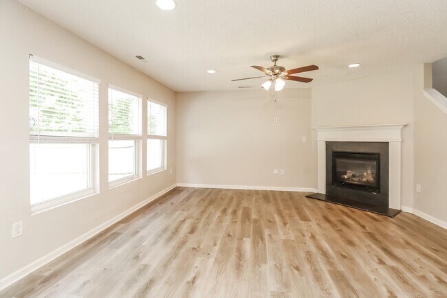 Photo - 415 Tribune Dr