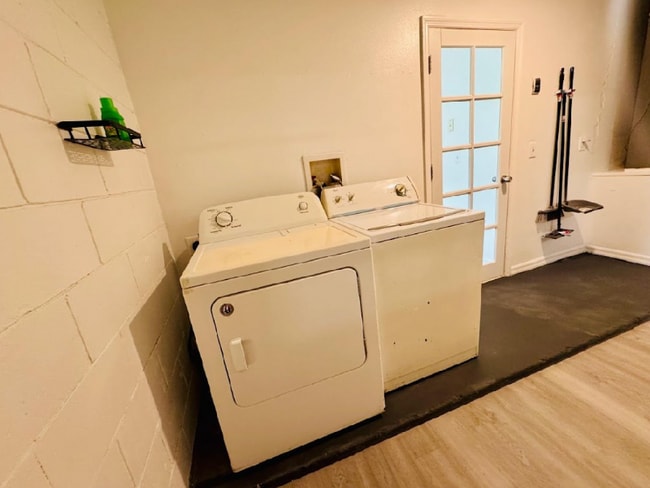 Photo - 536 Cheshire Way