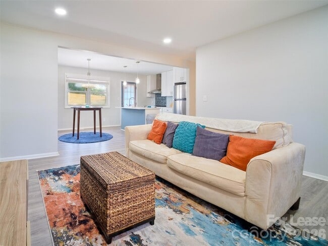 Photo - 2515 Thornton Rd