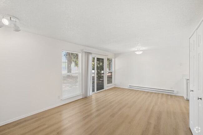 2BR, 1BA - 1,000SF - Living Room - Meadow Creek Apartments