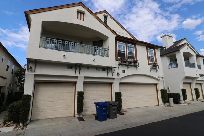Building Photo - 16921 Meadowlark Ridge Rd Rental