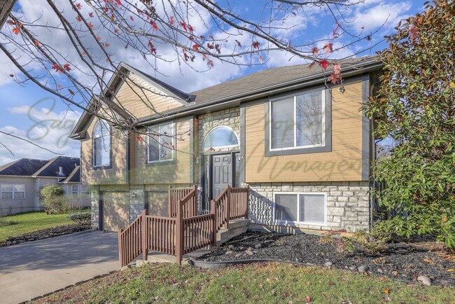 Photo - 706 NW Baytree Dr