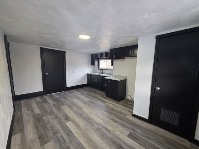 Photo - Updated 1 bedroom 1 bath for rent in Arlington!