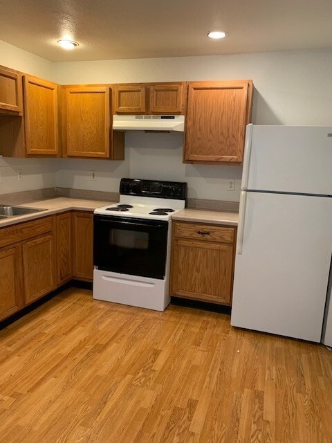 Building Photo - 710-712 Daniels Unit 712 Rental