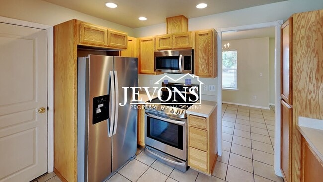 Photo - $500 Rent Credit - Enjoy this beautiful We...