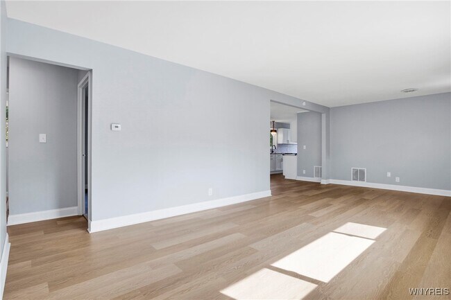 Photo - 28 Campus Dr W