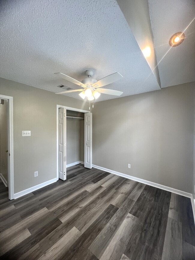 Photo - 1421 Spruce St