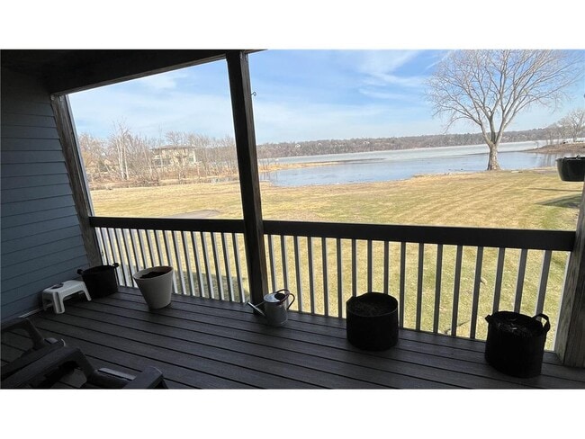 Building Photo - 527 Mariner Dr