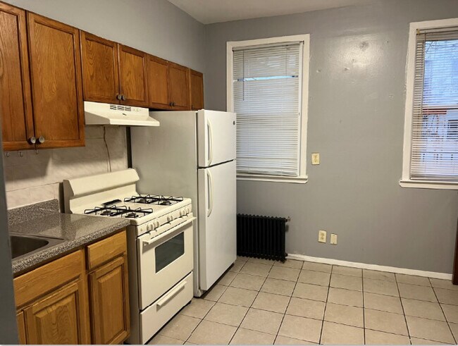 Photo - 22-16 94th St