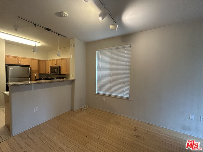 Building Photo - 100 S Alameda St Unit 146 Rental