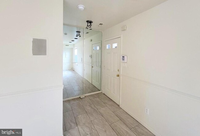 Photo - 115 Fomalhaut Ave