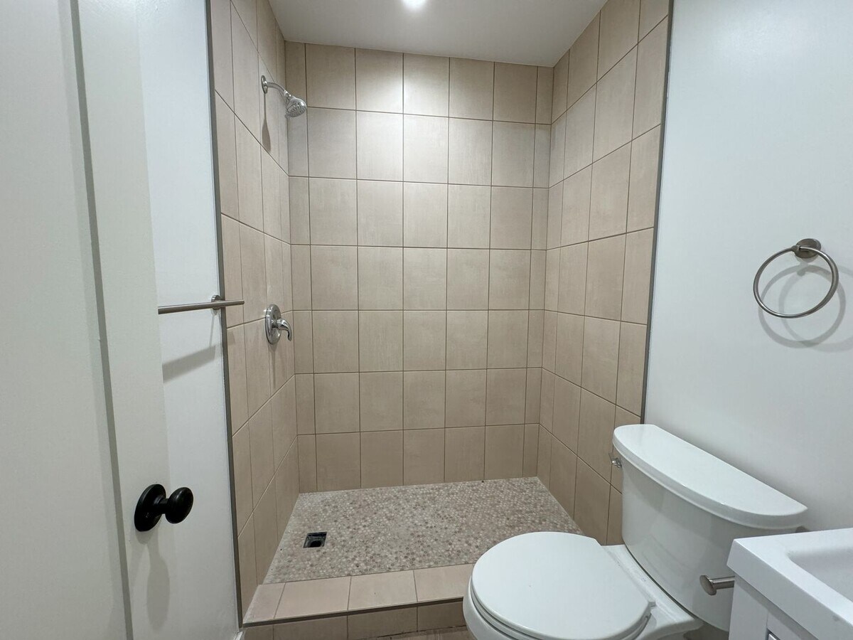 Photo - NewB SDS T 317-319 Unit 317