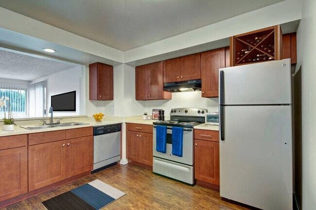 Photo - Meadowbrook Apartments