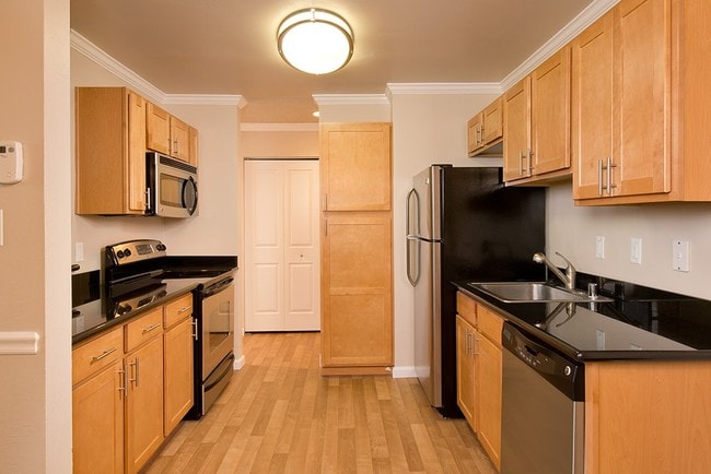 Interior Photo - Atrium Downtown Rental