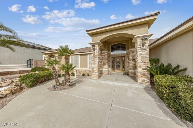 Photo - 200 W Desert Rose Dr