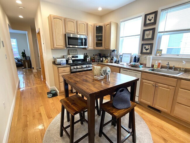 Photo - 20 Radcliffe Rd Apartments Unit 1