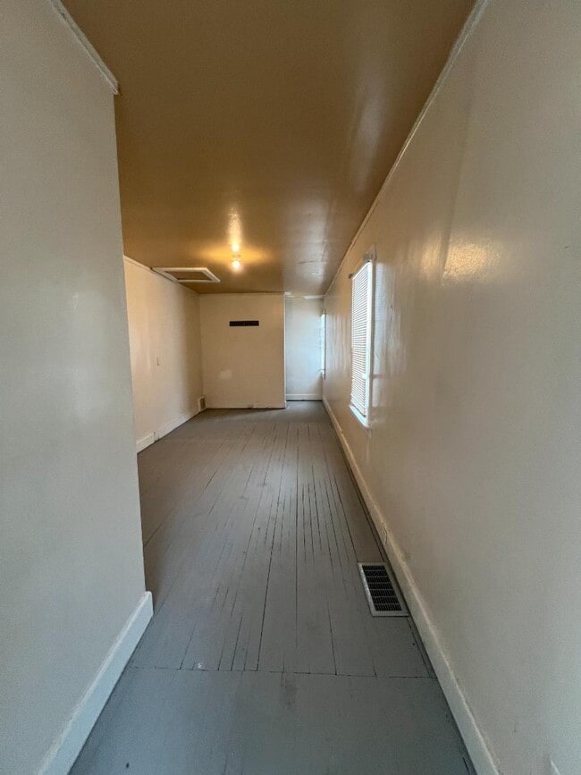 Photo - 1723 Maine St