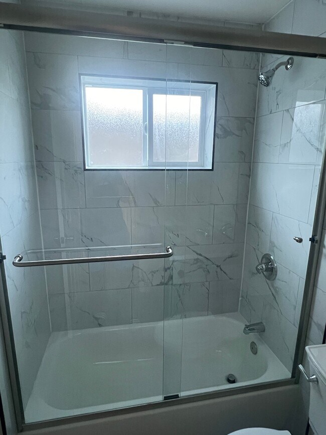4368 Railroad Ave Unit 9