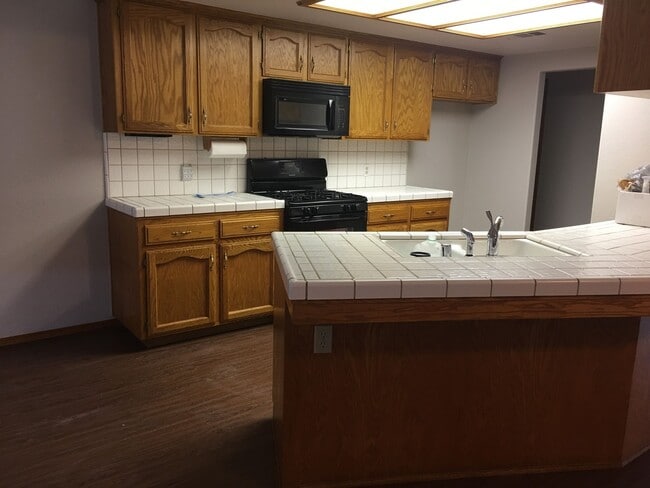 Photo - 410 E Wilson Ave