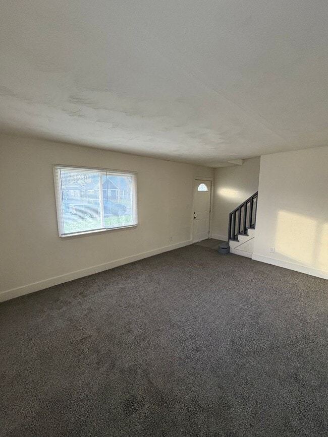 Photo - Spacious 4 Bedroom, 1 Bathroom Single Family Home