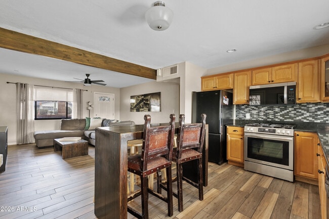 449 E Continental Dr