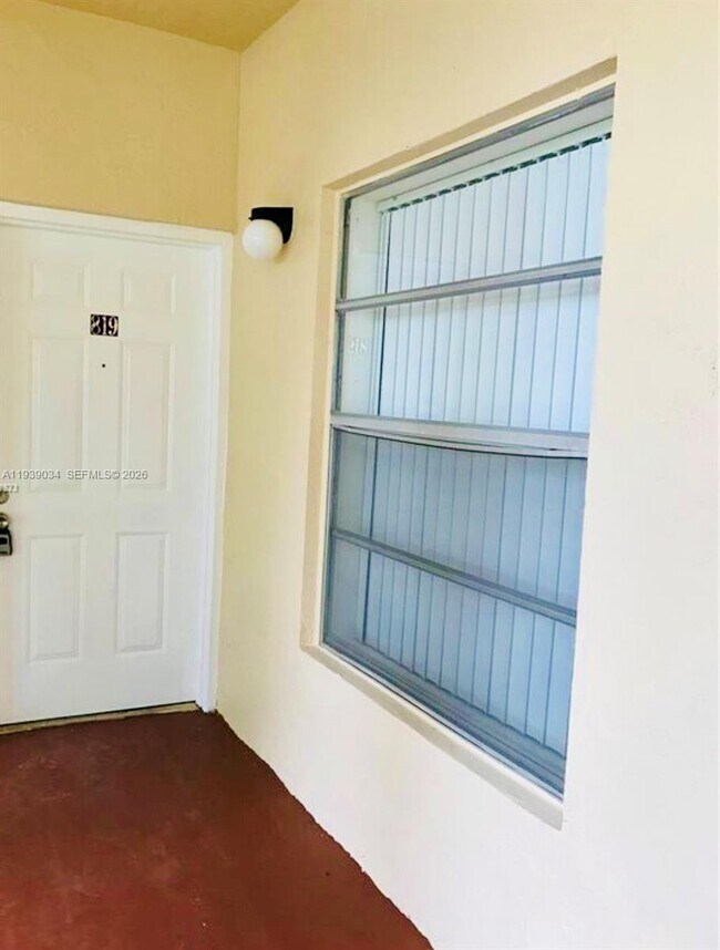 Photo - 15340 SW 106th Terrace Unidad 819