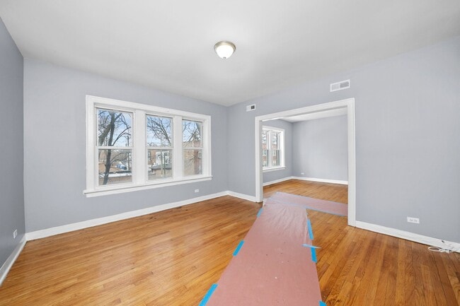 Photo - 7701 S Rhodes Ave Unit 2