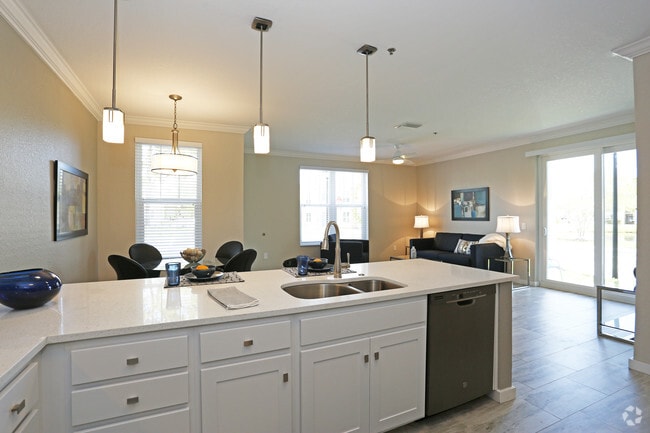 3BR, 2BA - 1,384 SF - Kitchen
