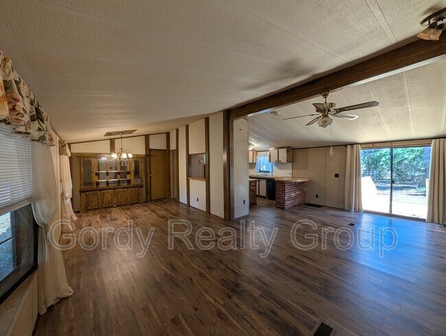 Photo - 6511 Blue Springs Rd