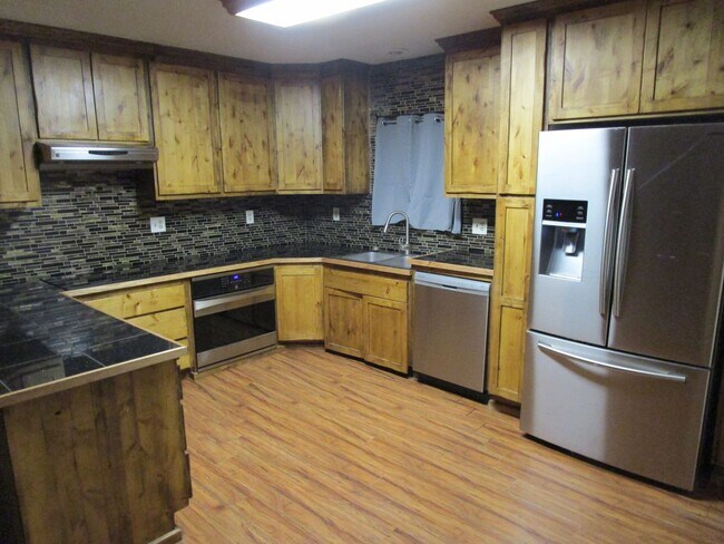 Photo - 2 Story House, 4 Bedrooms + Bonus Room in ...