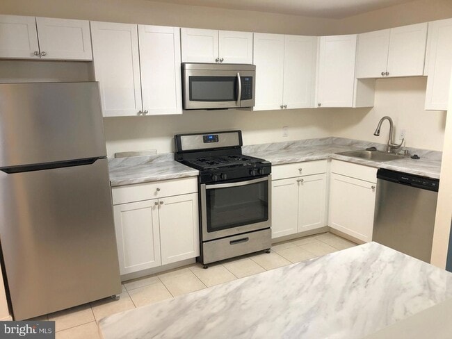 Photo - 884 Quince Orchard Blvd Unit T2