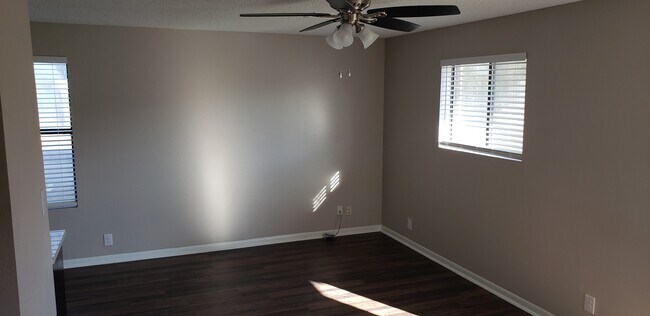 Deer Park Apartments - 737
