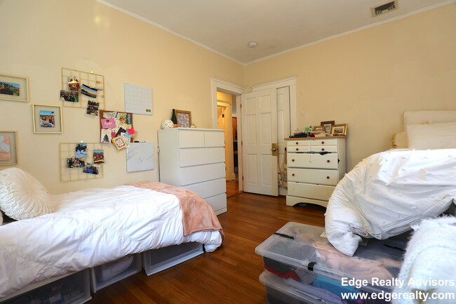 Building Photo - 45 Radnor Rd Unit 2 Rental
