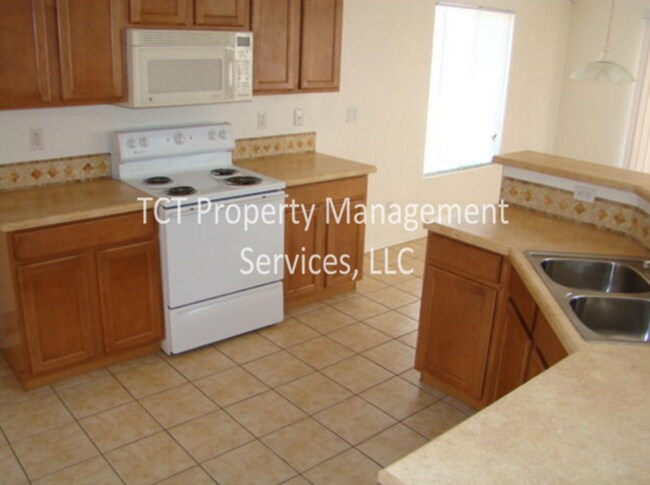 Photo - Large 3 Bed/2.5 Bath plus office AND Loft in Avondale!