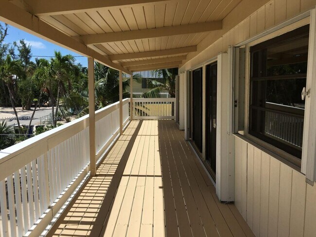Photo - 142 Columbus Dr