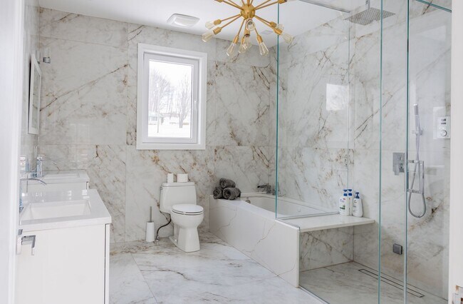 Photo - Luxury 5-Bedroom Retreat on 6.5 Acres — Fu...