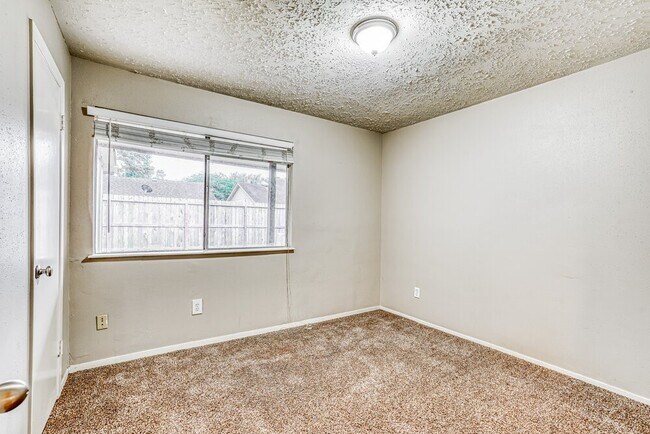 Photo - 7010 Foxmont Ln