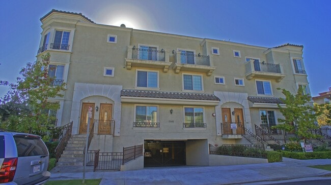 Building Photo - 3501 Tilden Ave Unit 4