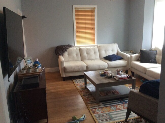Photo - 149 Grove St Unit 1
