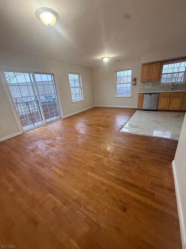 Photo - 335 Broadway Unit 2