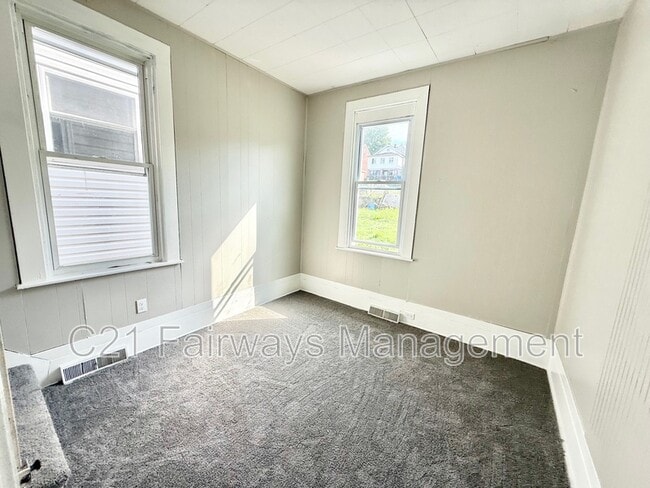 Photo - 419 N 4th St